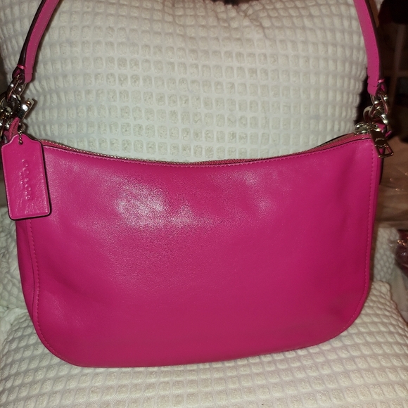 Coach 37018 Chelsea Crossbody in Smooth Calf Leather Dahlia - Picture 3 of 16